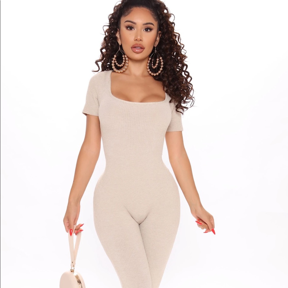 Fashion Nova “Sitting Pretty” jumpsuit 🤍